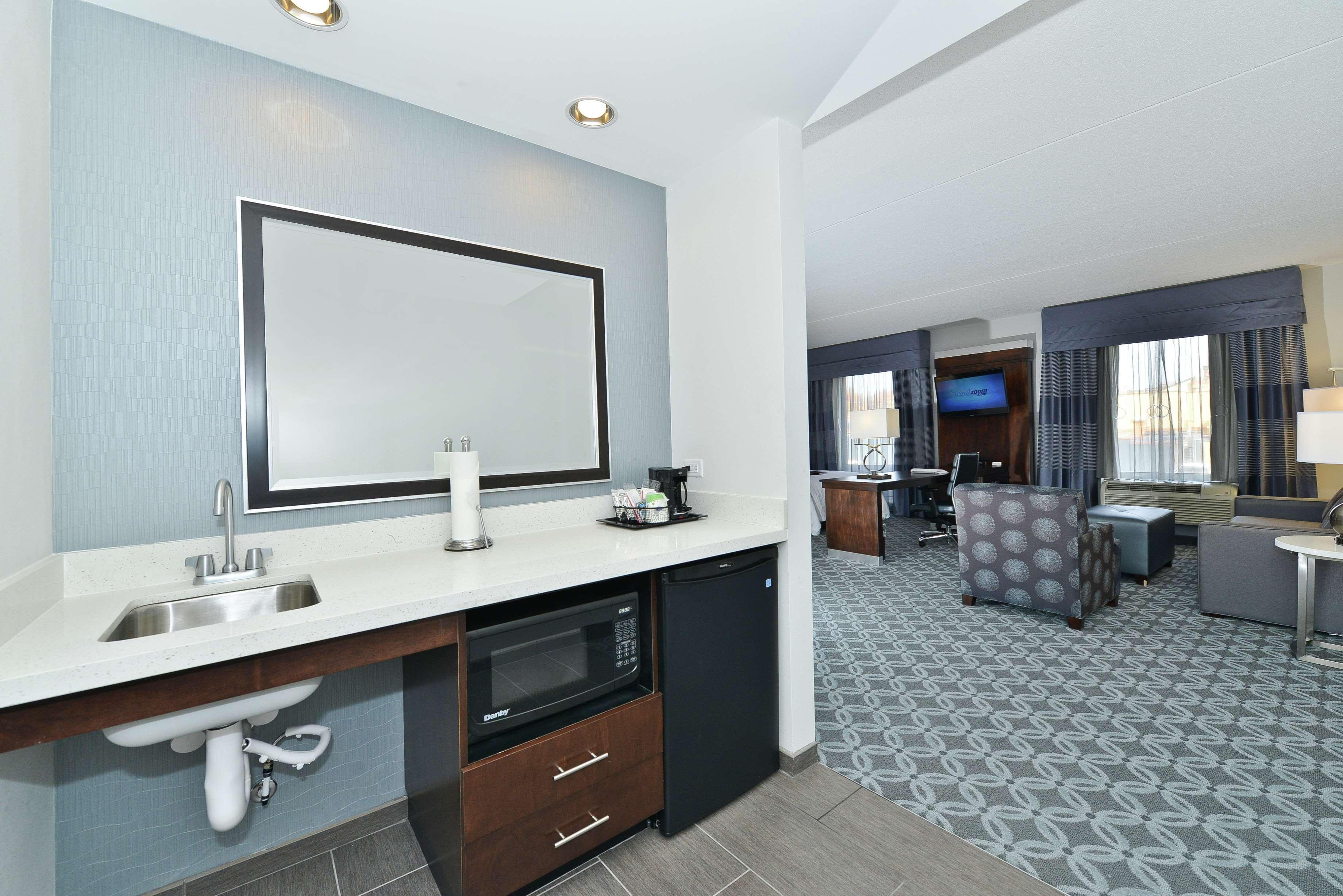 Hampton Inn & Suites Greensboro/Coliseum Area Luaran gambar