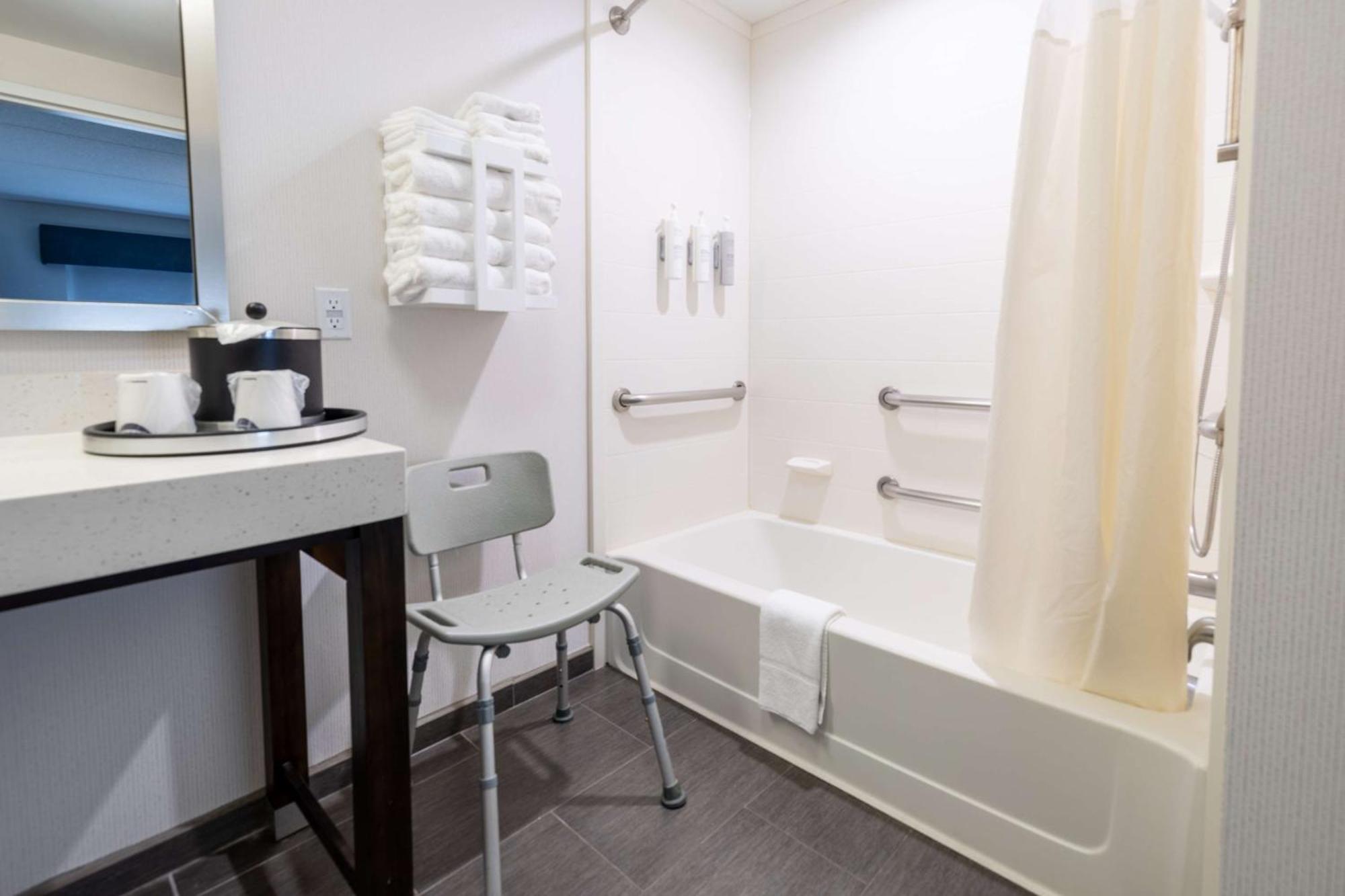 Hampton Inn & Suites Greensboro/Coliseum Area Luaran gambar