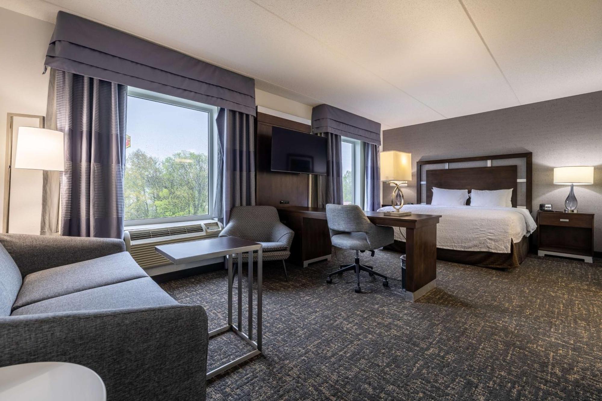 Hampton Inn & Suites Greensboro/Coliseum Area Luaran gambar
