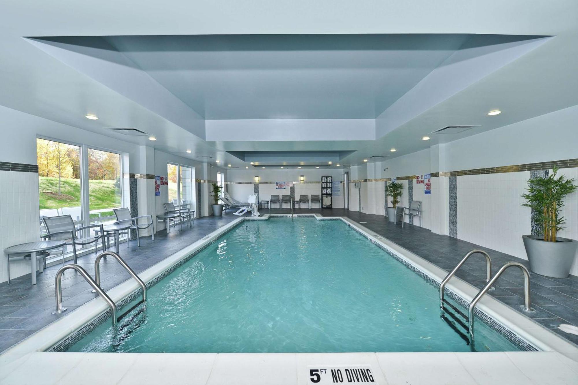 Hampton Inn & Suites Greensboro/Coliseum Area Luaran gambar