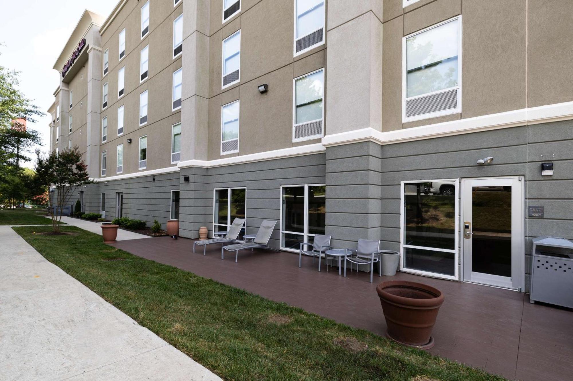 Hampton Inn & Suites Greensboro/Coliseum Area Luaran gambar