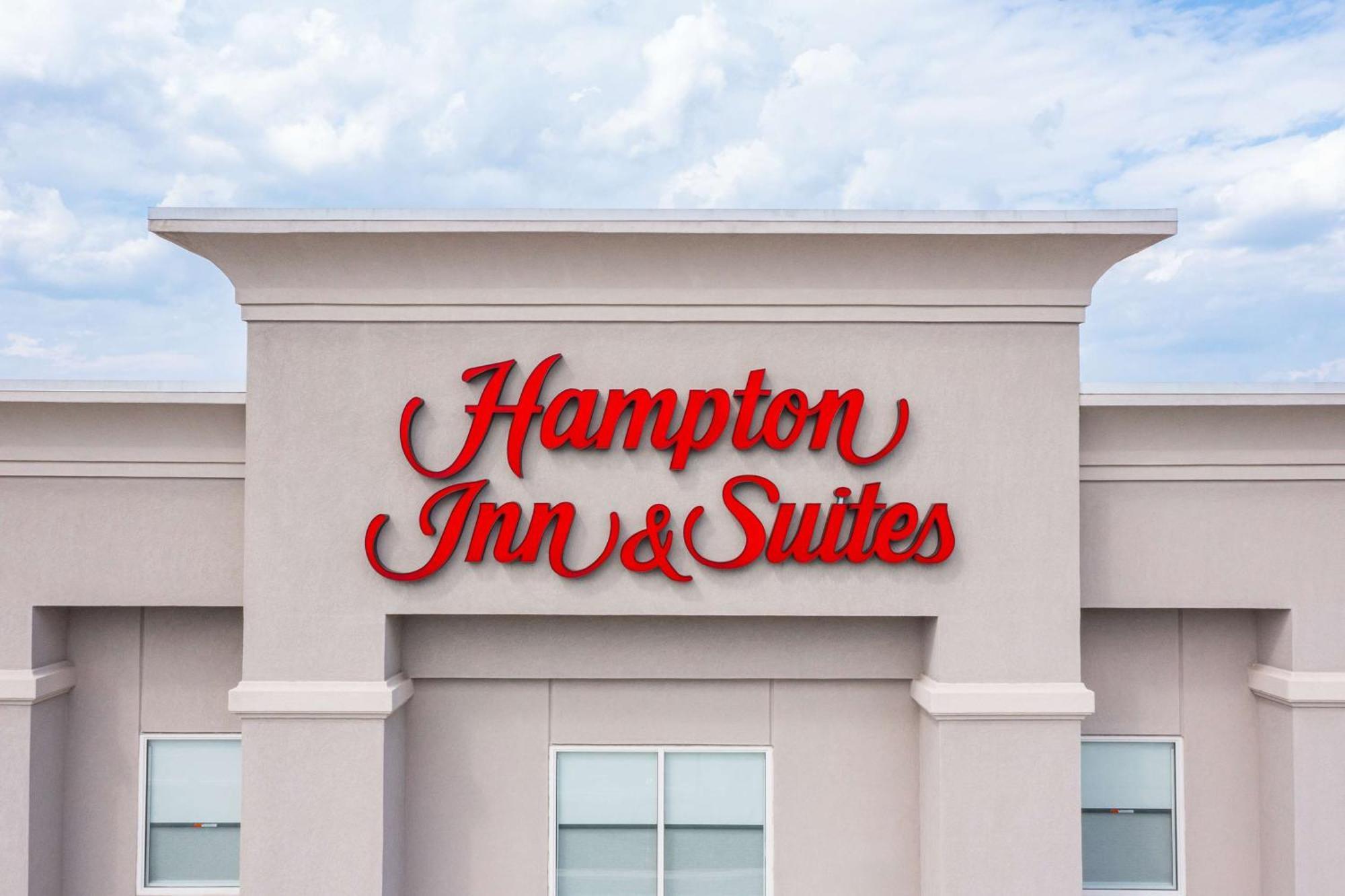 Hampton Inn & Suites Greensboro/Coliseum Area Luaran gambar