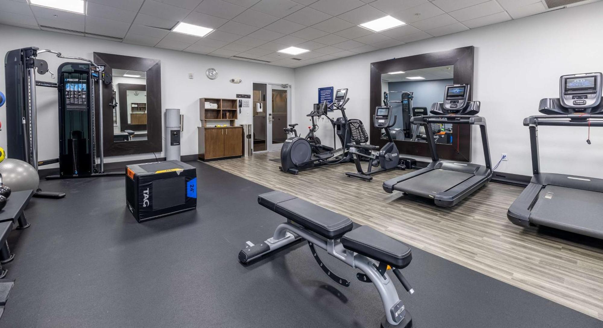 Hampton Inn & Suites Greensboro/Coliseum Area Luaran gambar