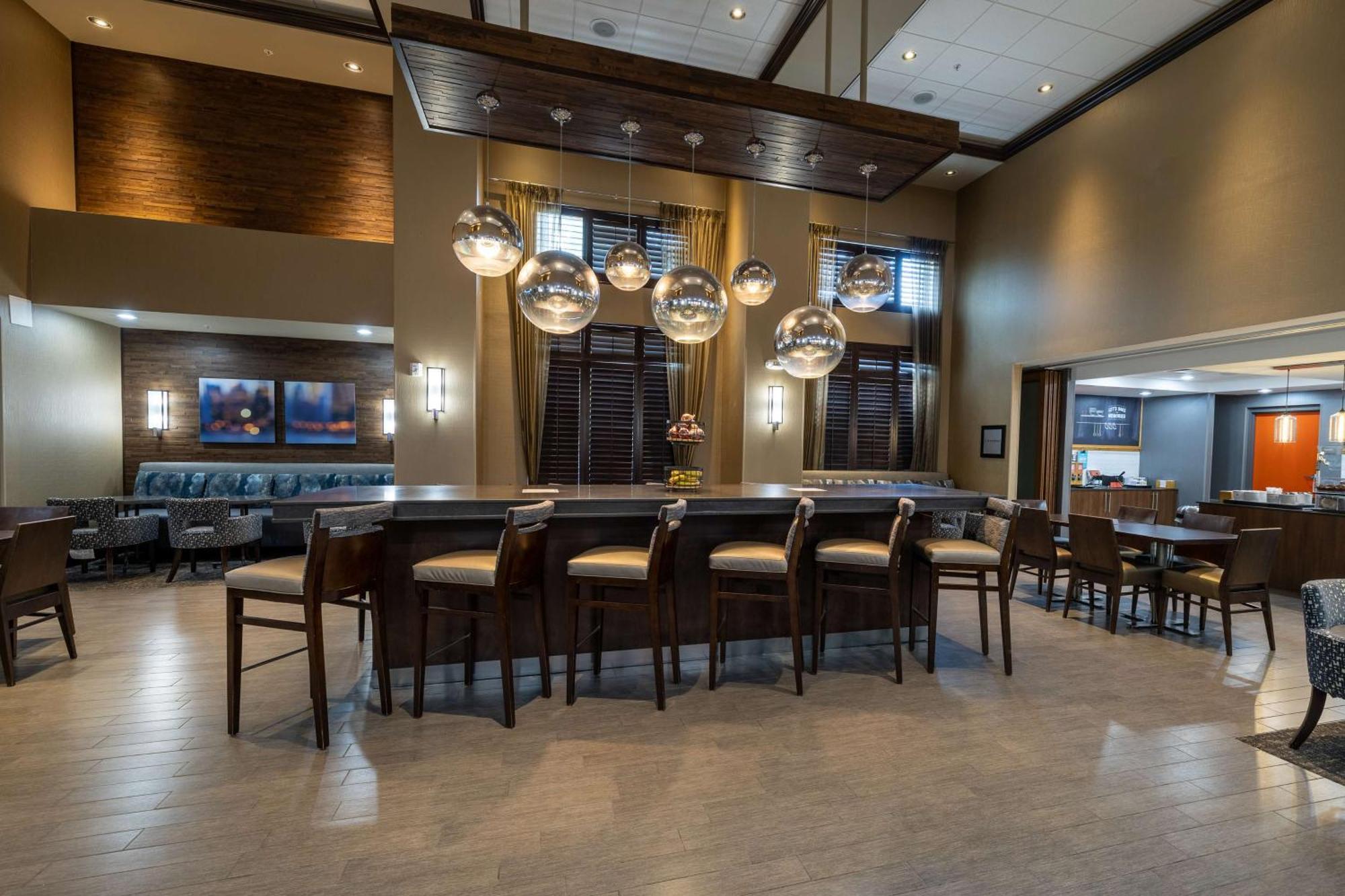 Hampton Inn & Suites Greensboro/Coliseum Area Luaran gambar